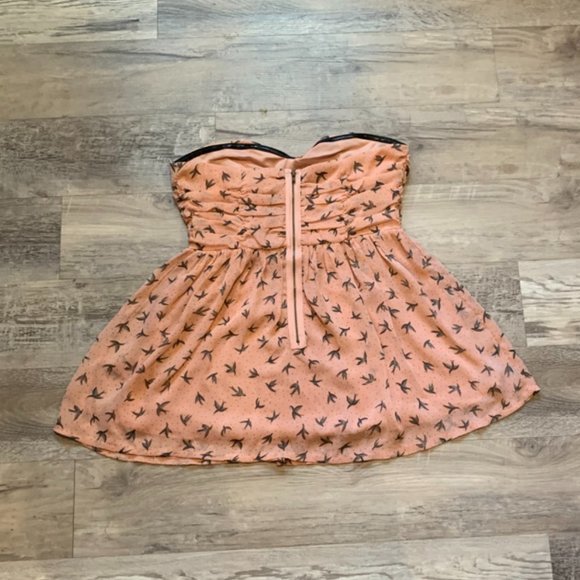 FOREVER 21 Strapless Smocked Top Blouse • size medium - Picture 7 of 10